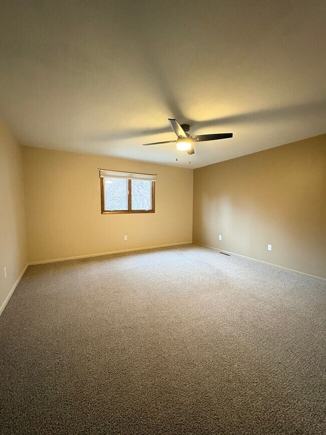 Building Photo - 3109 Forysthia Blvd - 3 bed 3 bath Home