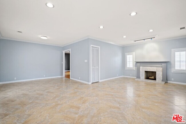 Building Photo - 6122 Strickland Ave