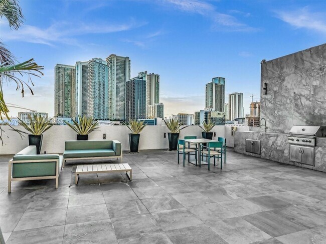 Building Photo - 3301 NE 1st Ave