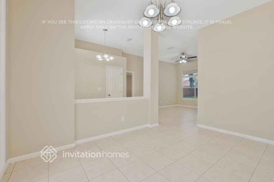 Building Photo - 492 Summit Ridge Dr