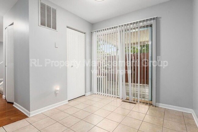 Building Photo - 1340 Baja Ln