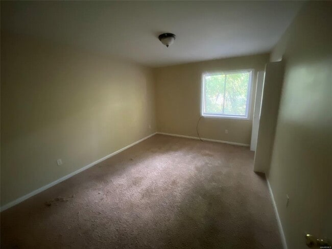 Building Photo - 2440 Price St