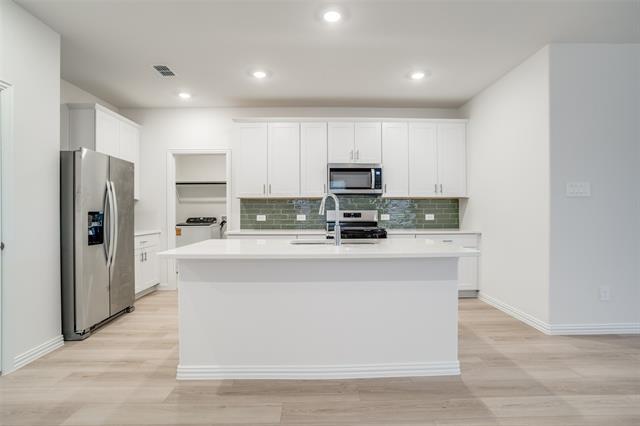 Building Photo - 1204 Booker Dr