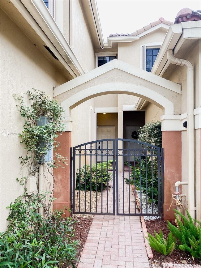 Building Photo - 4272 Vineyard Cir
