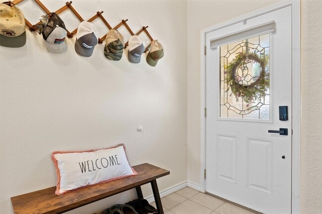 Building Photo - 104 Kings Way