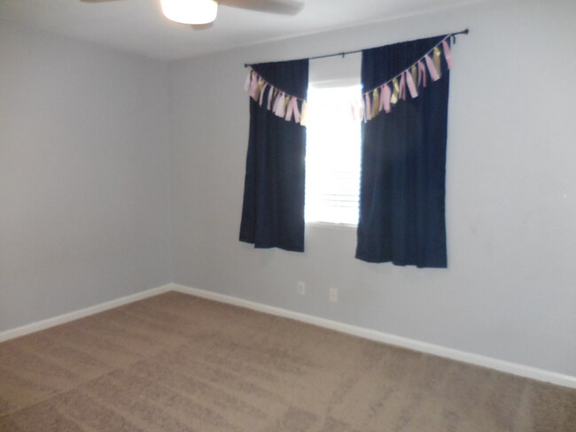 Building Photo - 1734 Lee Dr