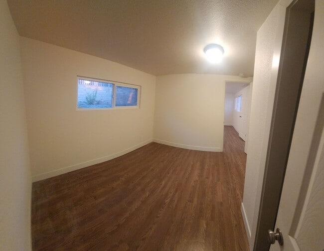 Building Photo - Views of Morro Bay in this cozy hillside cottage!