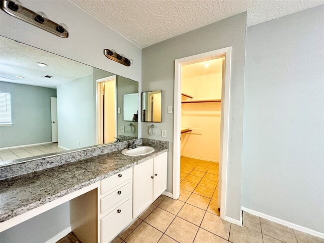 Building Photo - 6722 Kearney Dr