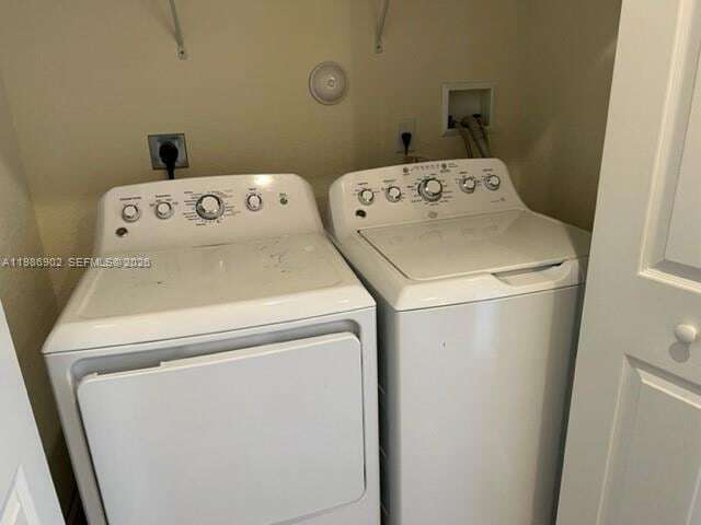 Building Photo - 144 NE 37th Terrace