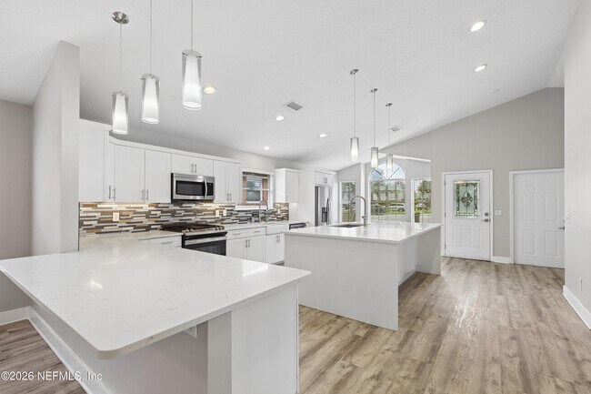 Building Photo - 204 Crosstern Ct