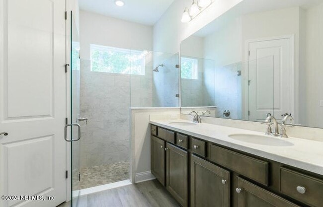 Building Photo - 141 Rockhurst Trl