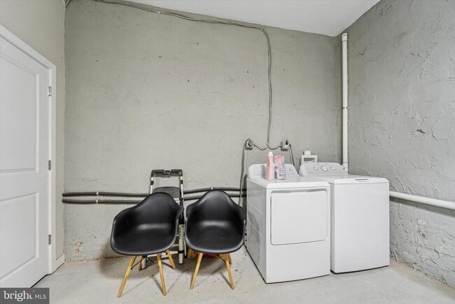 Building Photo - 1331 S Woodstock St