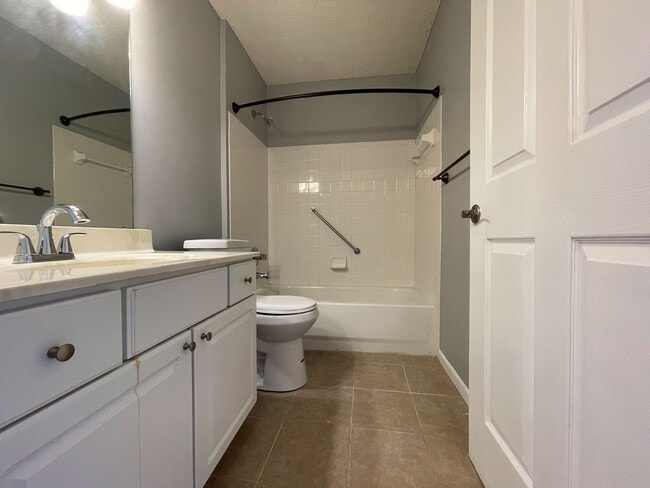 Building Photo - 6775 Meadow Creek Dr
