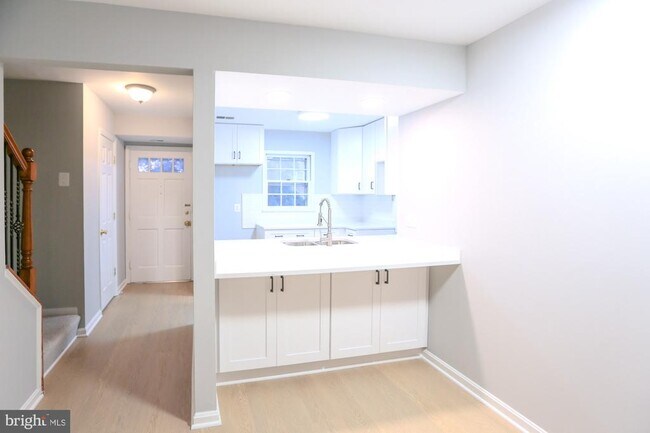 Building Photo - 14470 Cool Oak Ln