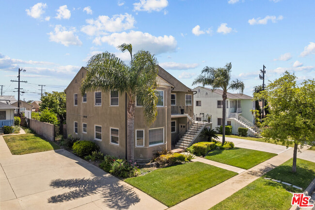 Building Photo - 6238 La Tijera Blvd