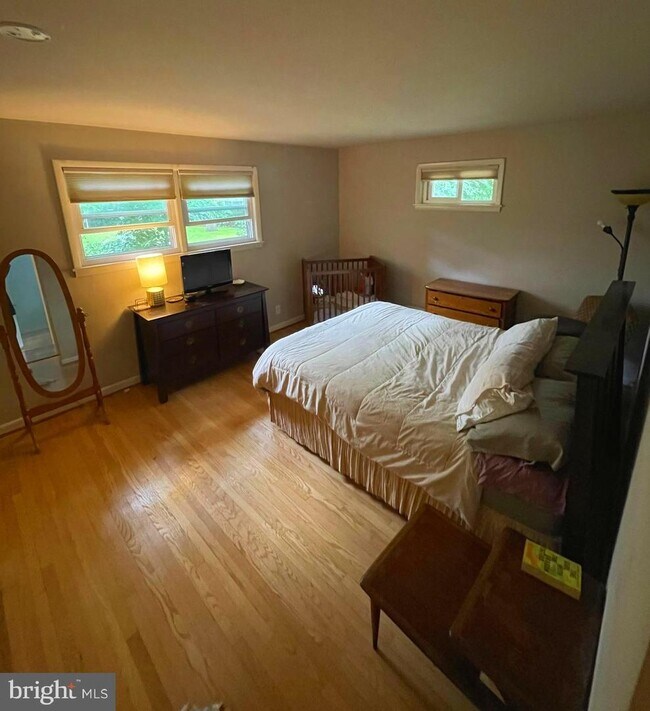 Building Photo - 107 Oak Terrace