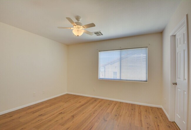 Building Photo - Beautiful two bedroom in great location