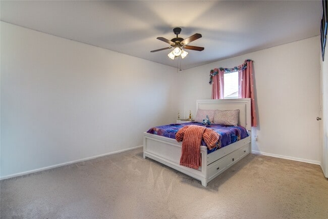Building Photo - 26627 Ledgemont Dr