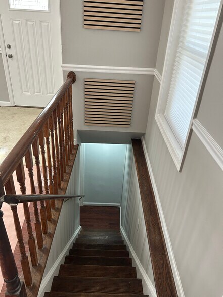 Building Photo - 5313 Flanders Ave