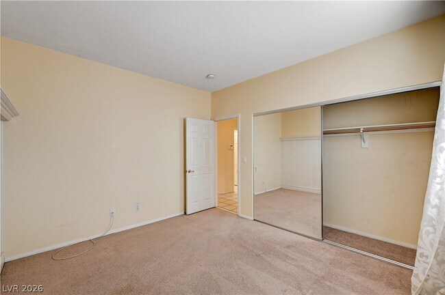 Building Photo - 2544 Kinnard Ave