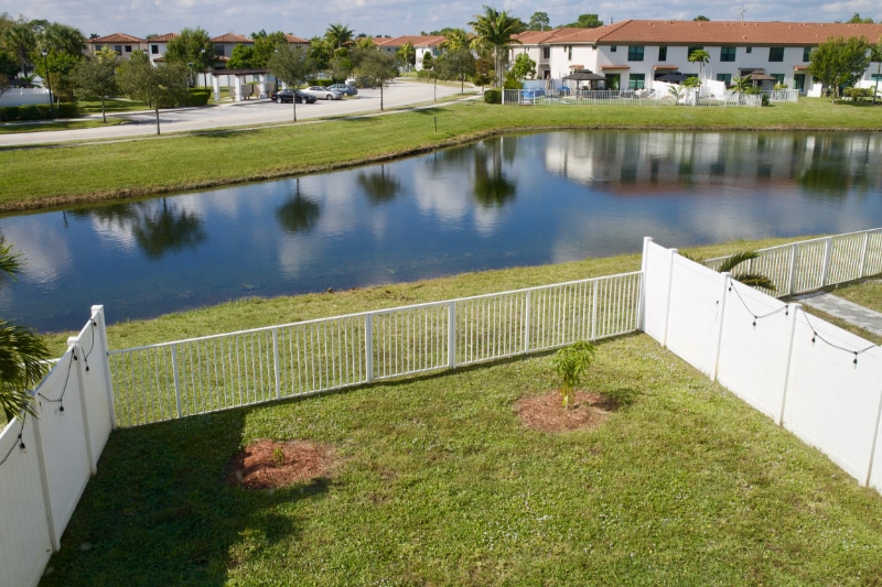 Building Photo - 1011 White Oak Ter