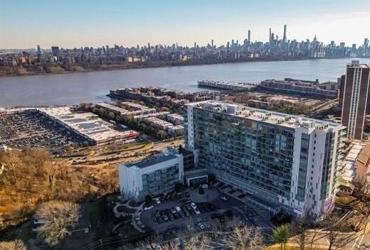 Building Photo - 320 Adolphus Ave