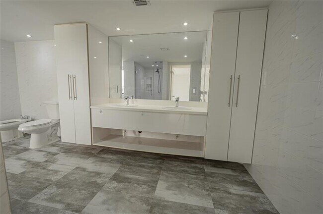 Building Photo - 468 Golden Isles Dr