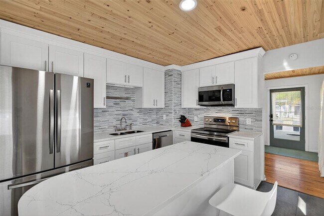 Building Photo - 2444 34th Ave N