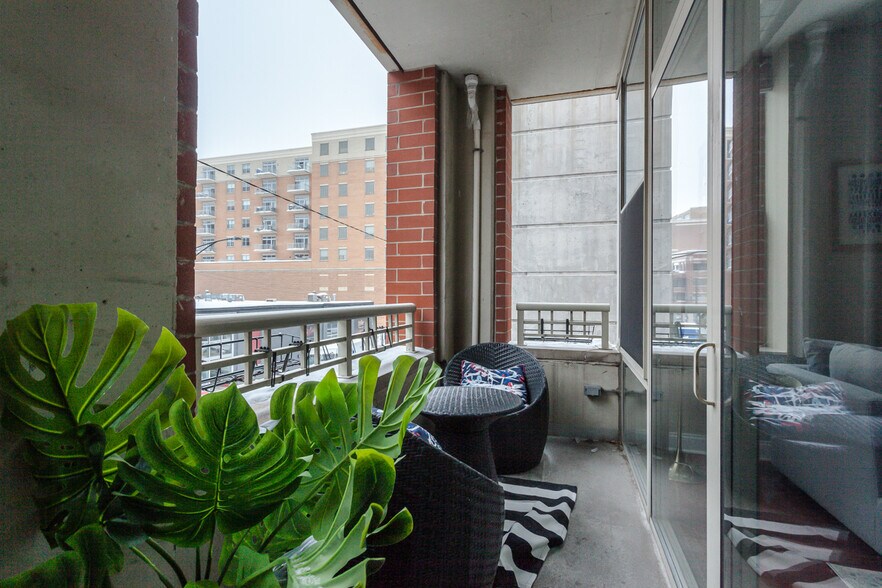 Building Photo - 1001 W Madison St