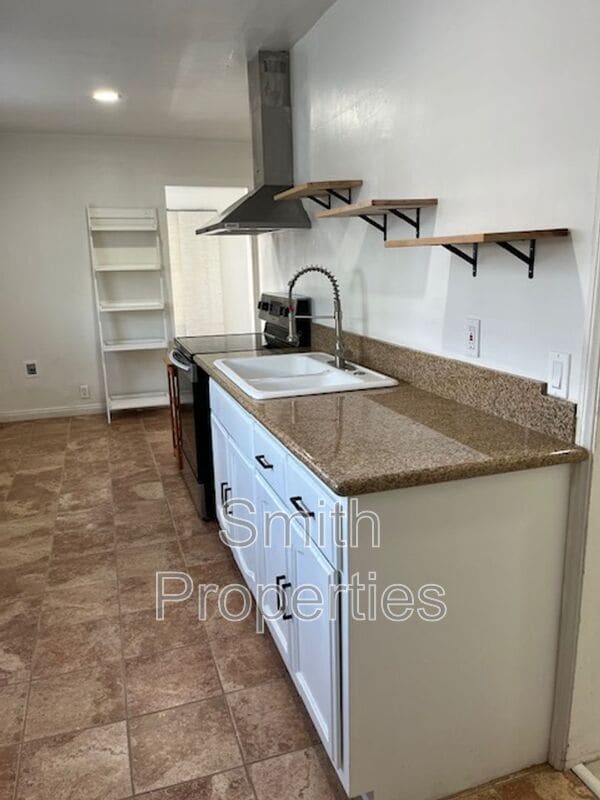 Building Photo - 4550 166th St