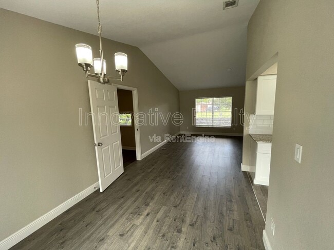 Building Photo - 6518 Cocos Dr