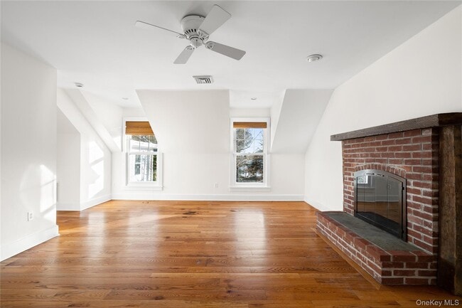 Building Photo - 127 NY-100