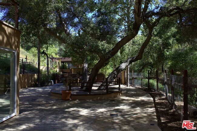 Building Photo - 1578 Topanga Skyline Dr