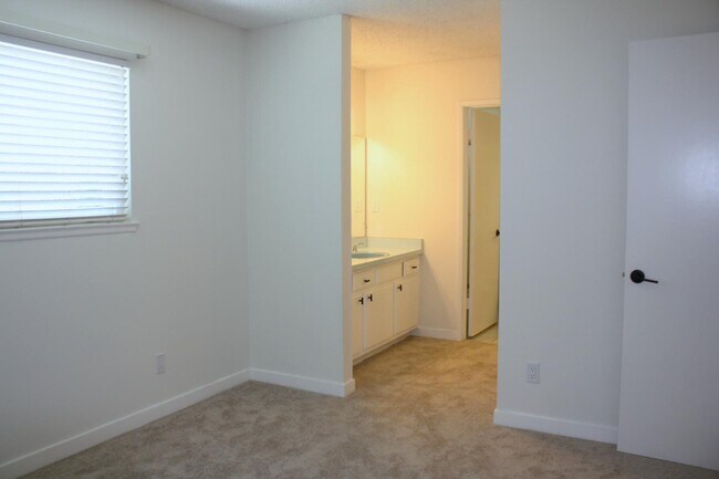 Building Photo - 8409 Joan Ln