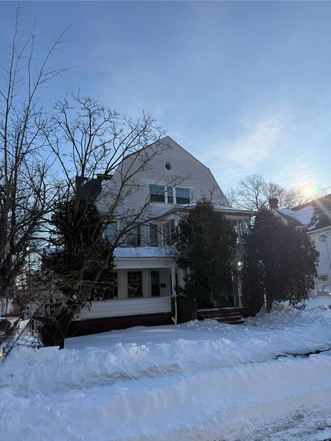 Building Photo - 82-84 Oxford Street