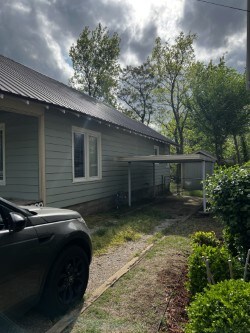 Building Photo - 917 S Armstrong Ave