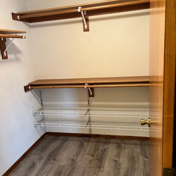 Master walk in closet - 107 Applewood Dr