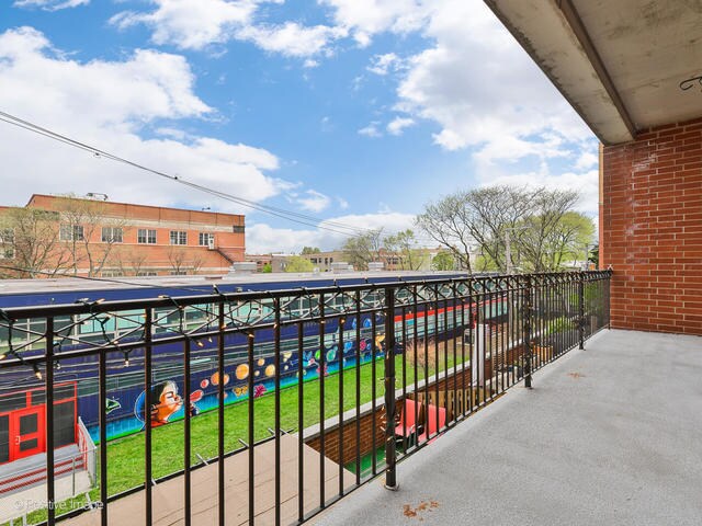 Building Photo - 3125 W Fullerton Ave