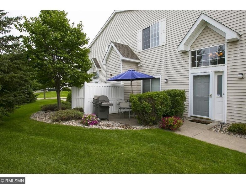 Building Photo - 17647 Hackberry Ct