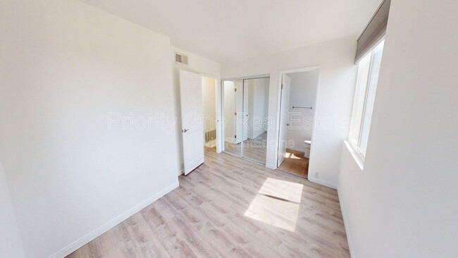 Building Photo - 4070 Riviera Dr