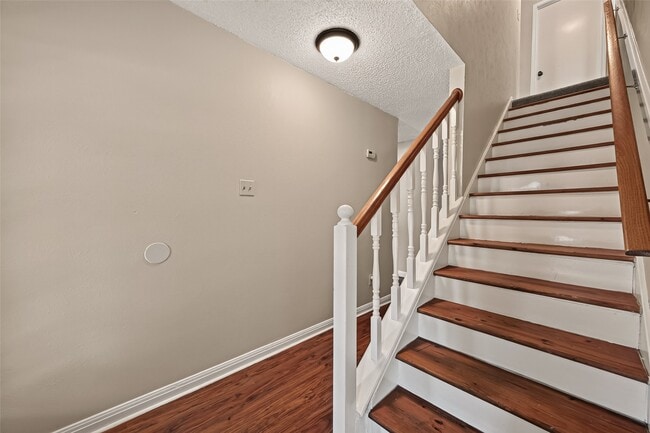Building Photo - 13309 Milo Dr