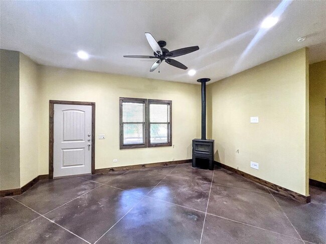 Building Photo - 8750 Scarlet Cir