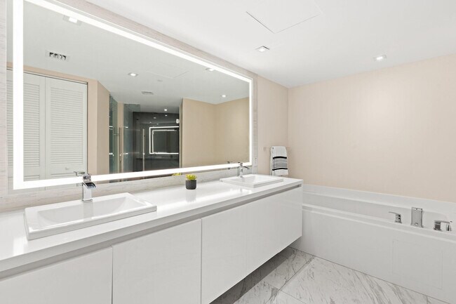 Building Photo - 701 N Fort Lauderdale Beach Blvd