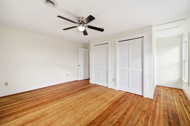 Building Photo - 1839 Spring Hill Rd