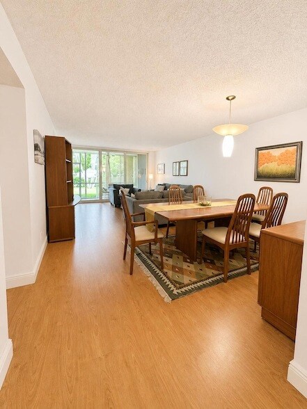Building Photo - 4200 Oaks Terrace