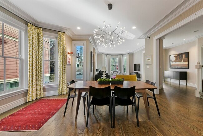 Building Photo - 13 Greenough Ave
