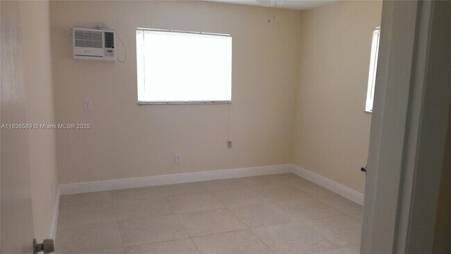 Building Photo - 685 NE 85th St
