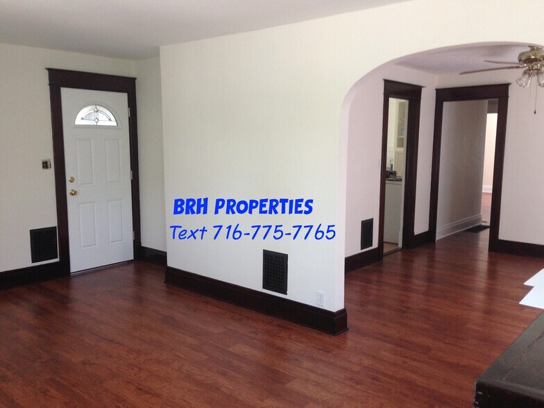 Building Photo - 100 Somerton Ave