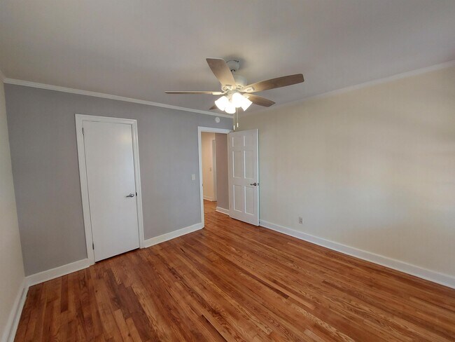 Building Photo - 1713 Lacy St