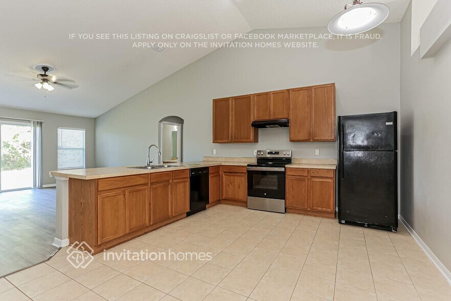 Building Photo - 10351 Lancashire Dr S